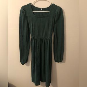 green long sleeve dress